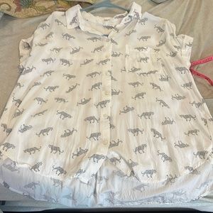 Jane and Delancey Women’s Size M leopard Print Short Sleeve Blouse